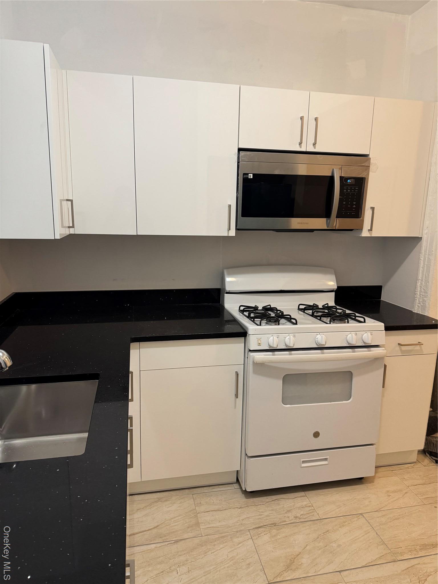 Single Family 219th Bronx, NY 10469, MLS-914011-6