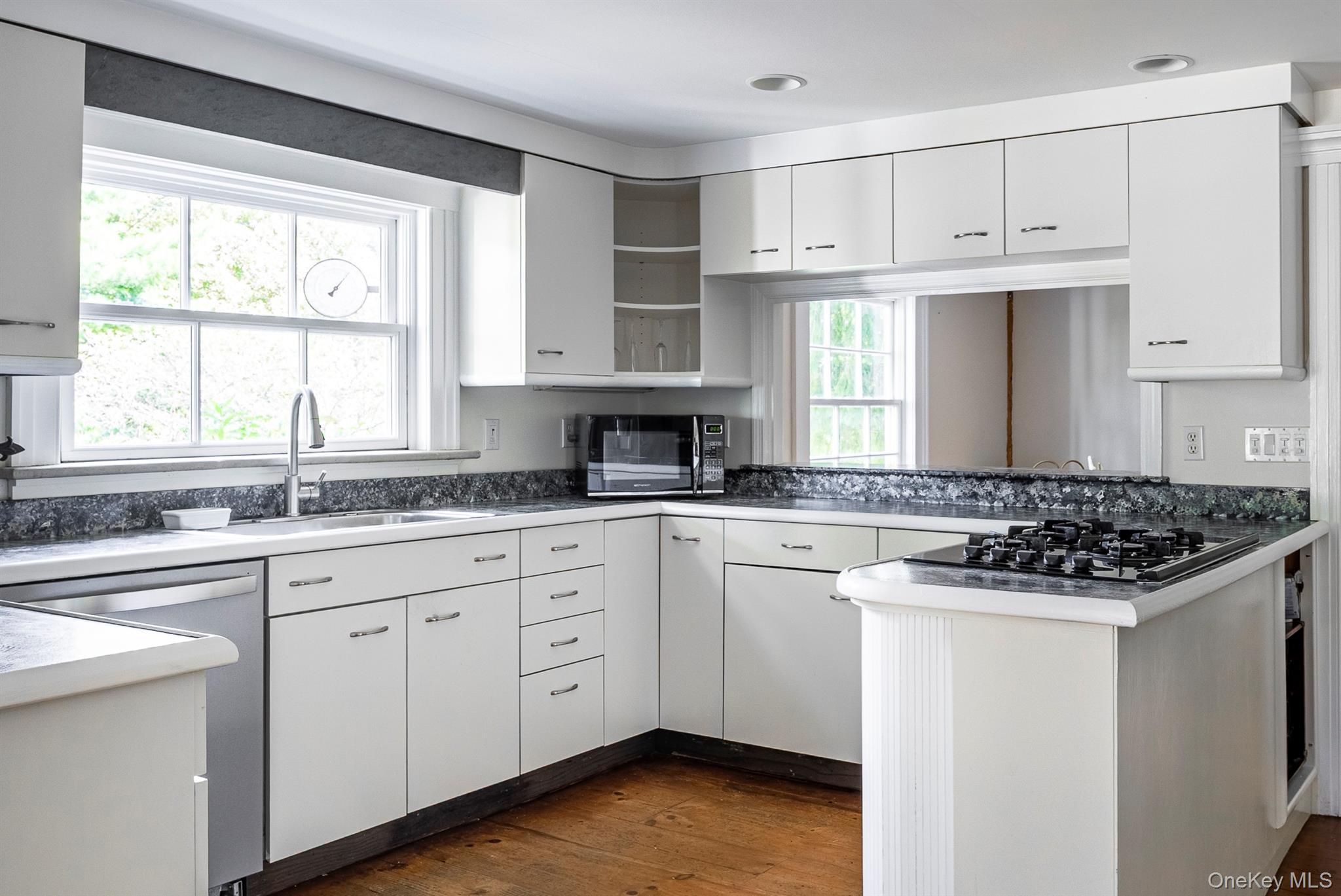 Single Family Tower Hill Dutchess County, NY 12545, MLS-914015-16