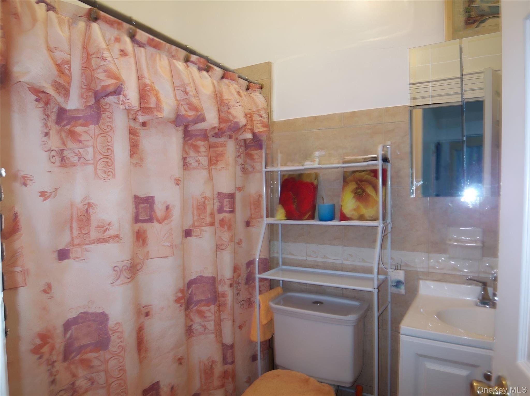 Single Family Bussing  Bronx, NY 10466, MLS-914040-10