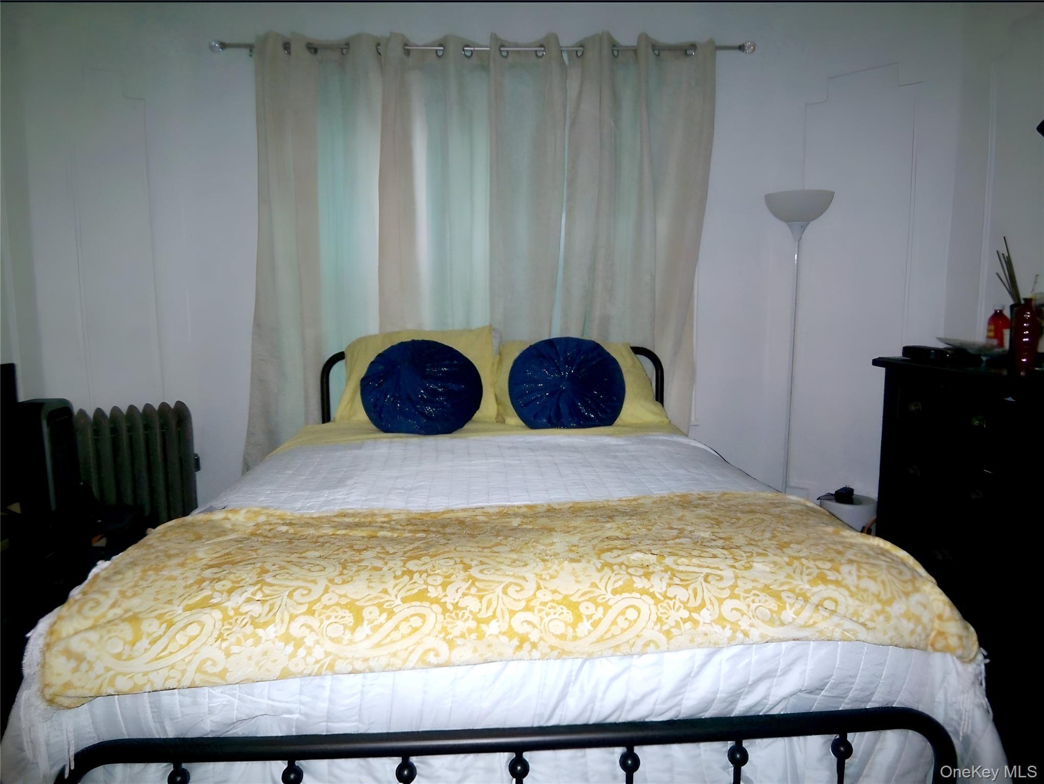 Single Family Bussing  Bronx, NY 10466, MLS-914040-13