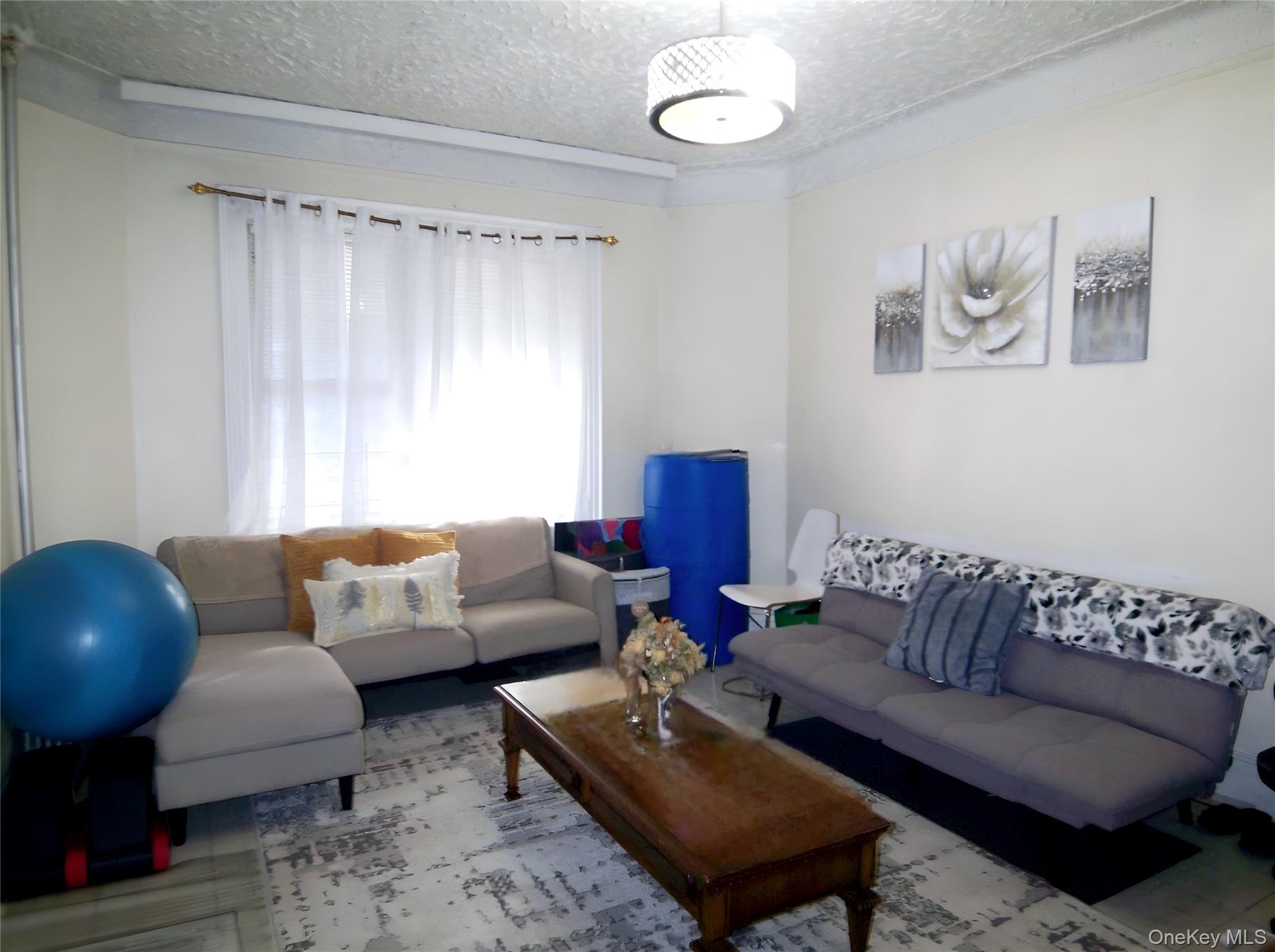 Single Family Bussing  Bronx, NY 10466, MLS-914040-19