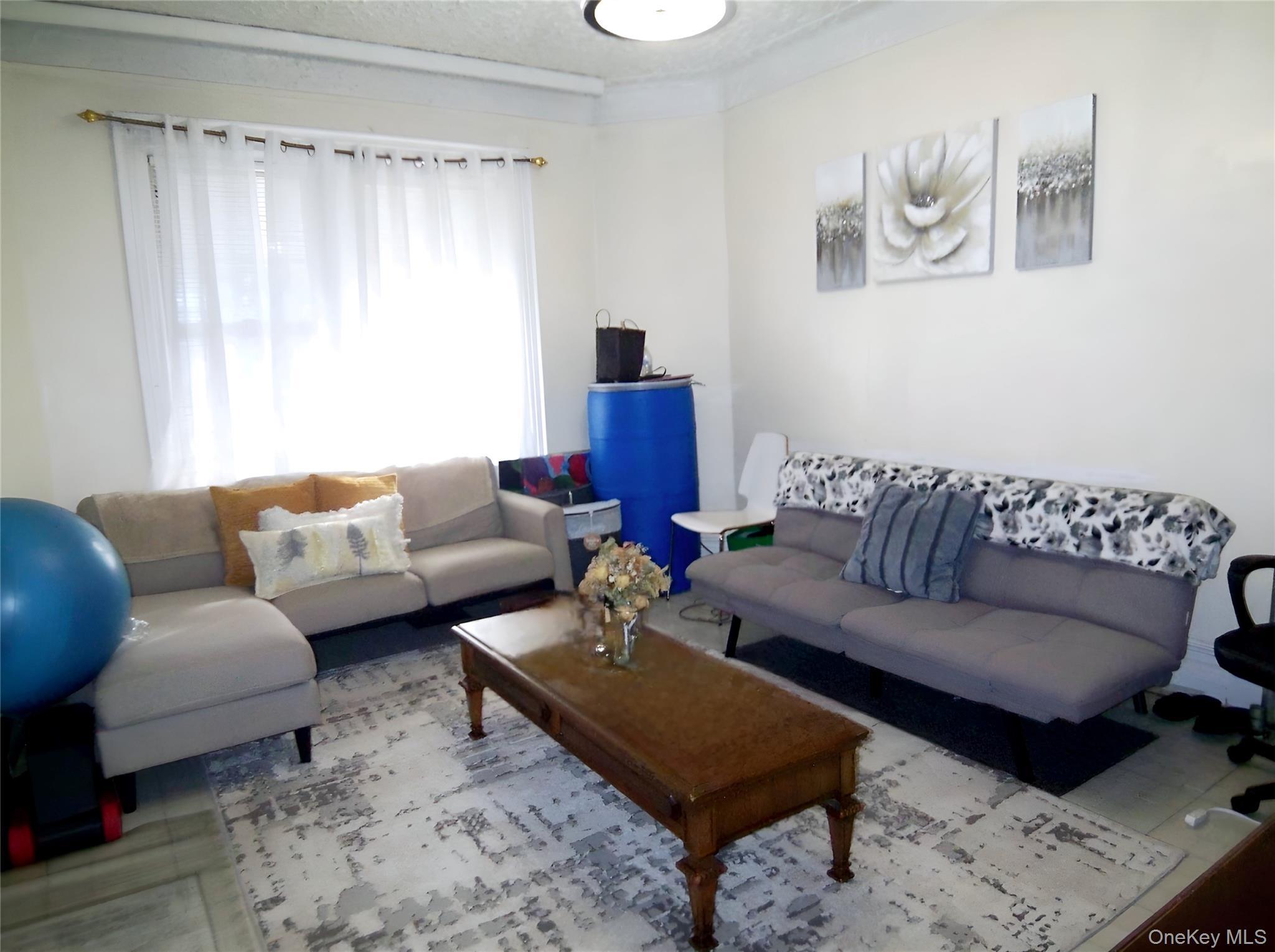 Single Family Bussing  Bronx, NY 10466, MLS-914040-20
