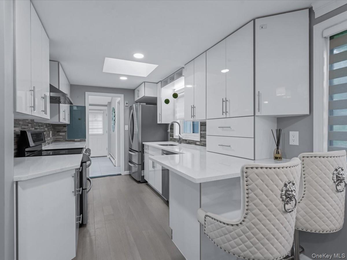 Single Family Ridge Nassau County, NY 11576, MLS-914169-10