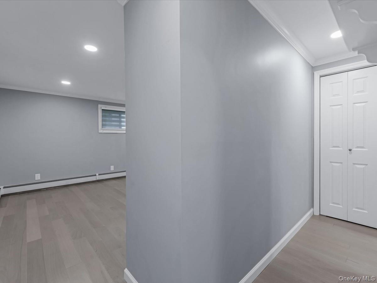 Single Family Ridge Nassau County, NY 11576, MLS-914169-16