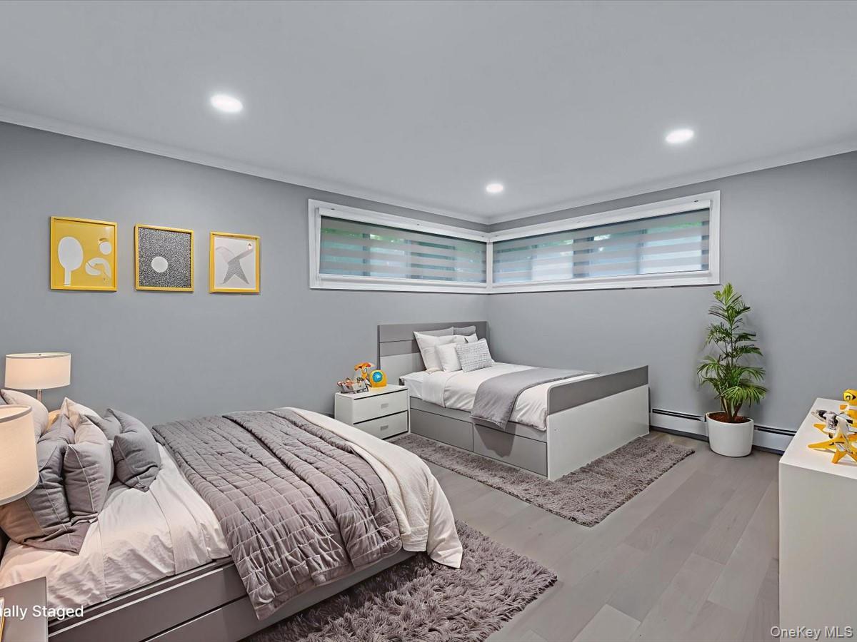 Single Family Ridge Nassau County, NY 11576, MLS-914169-22