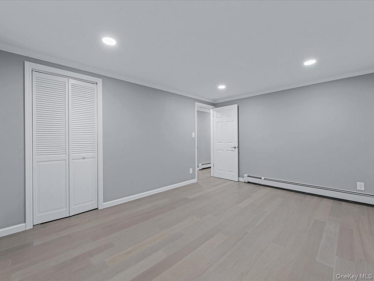 Single Family Ridge Nassau County, NY 11576, MLS-914169-23