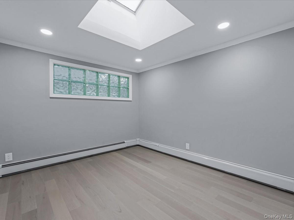 Single Family Ridge Nassau County, NY 11576, MLS-914169-24