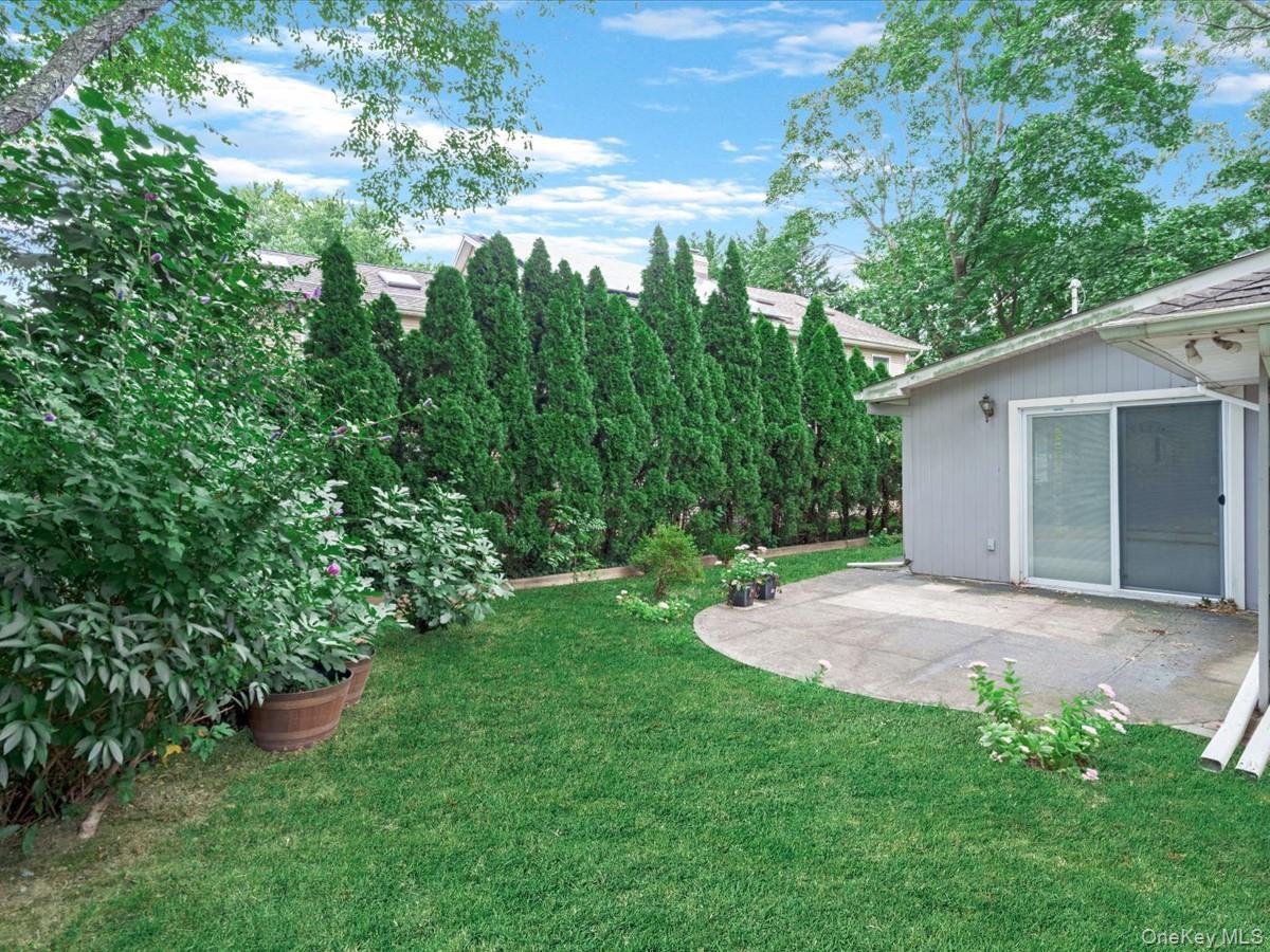 Single Family Ridge Nassau County, NY 11576, MLS-914169-31