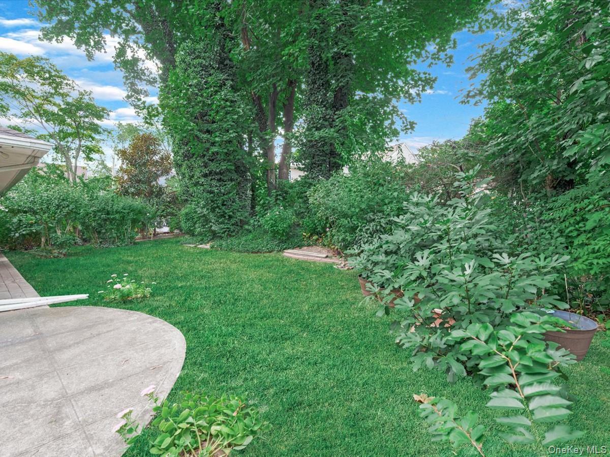 Single Family Ridge Nassau County, NY 11576, MLS-914169-32