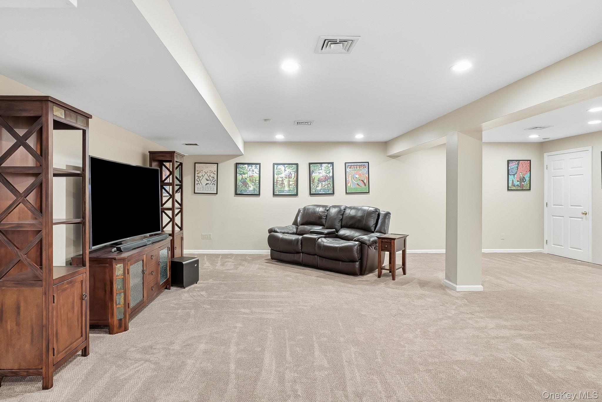 Single Family Dimond  Westchester County, NY 10567, MLS-914179-37