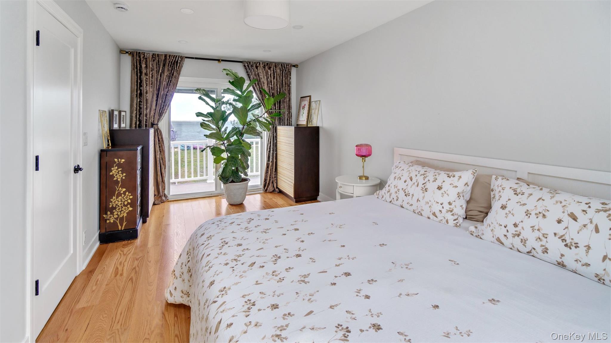 Single Family Main Suffolk County, NY 11939, MLS-914184-16