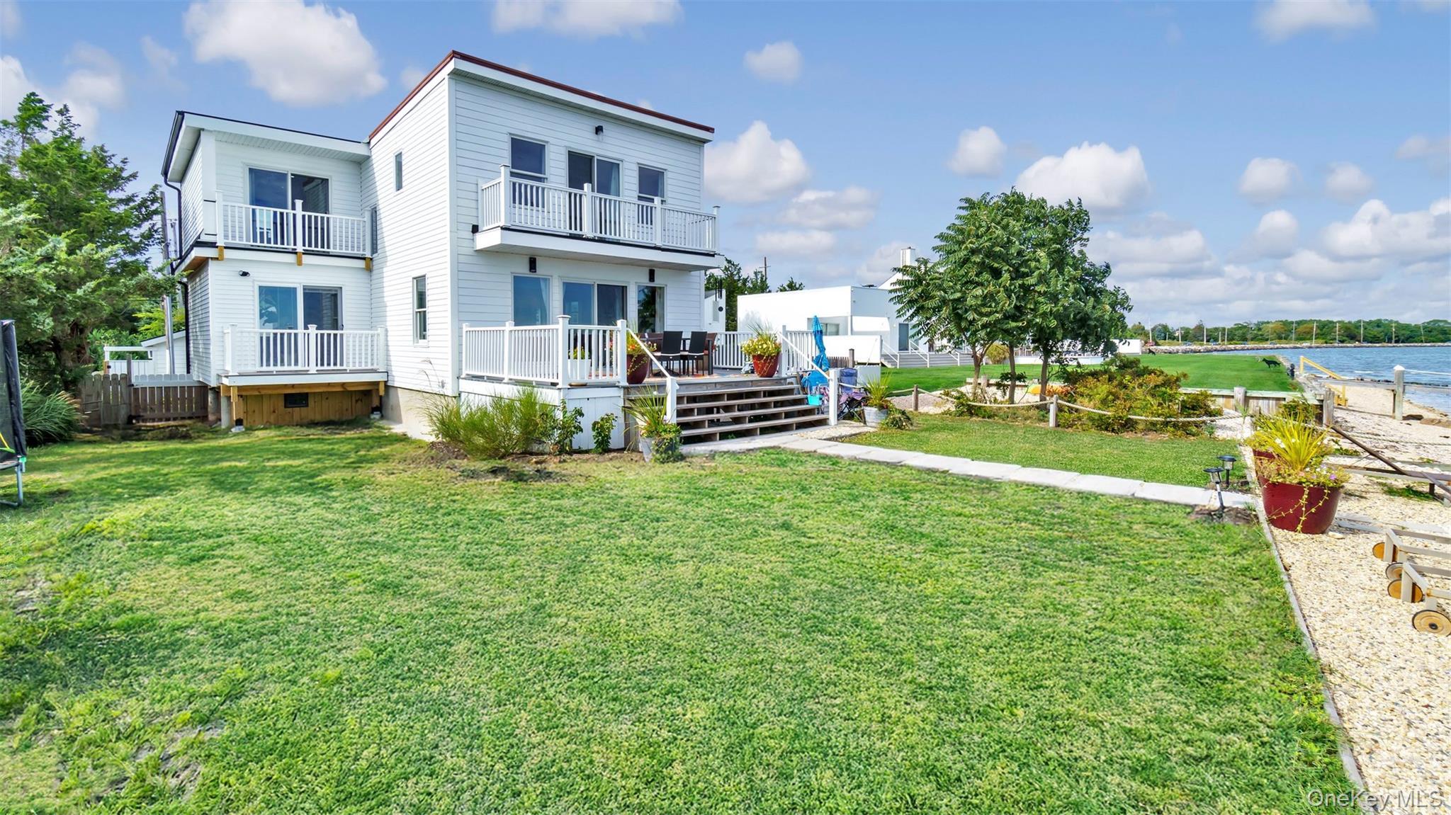 Single Family Main Suffolk County, NY 11939, MLS-914184-35