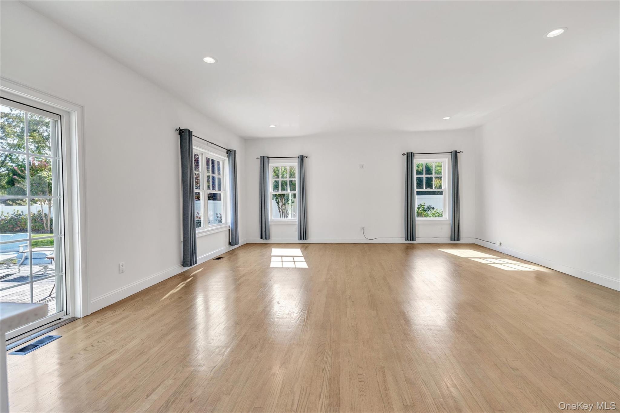 Single Family Culver Suffolk County, NY 11940, MLS-914206-9