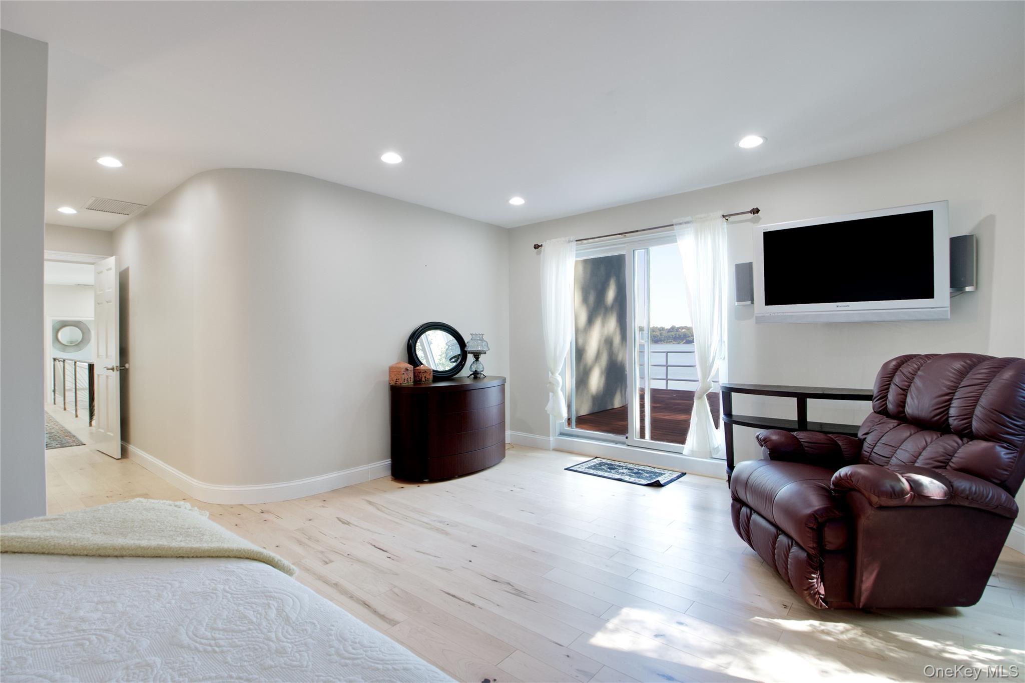 Single Family Tennis Court Nassau County, NY 11771, MLS-914210-22