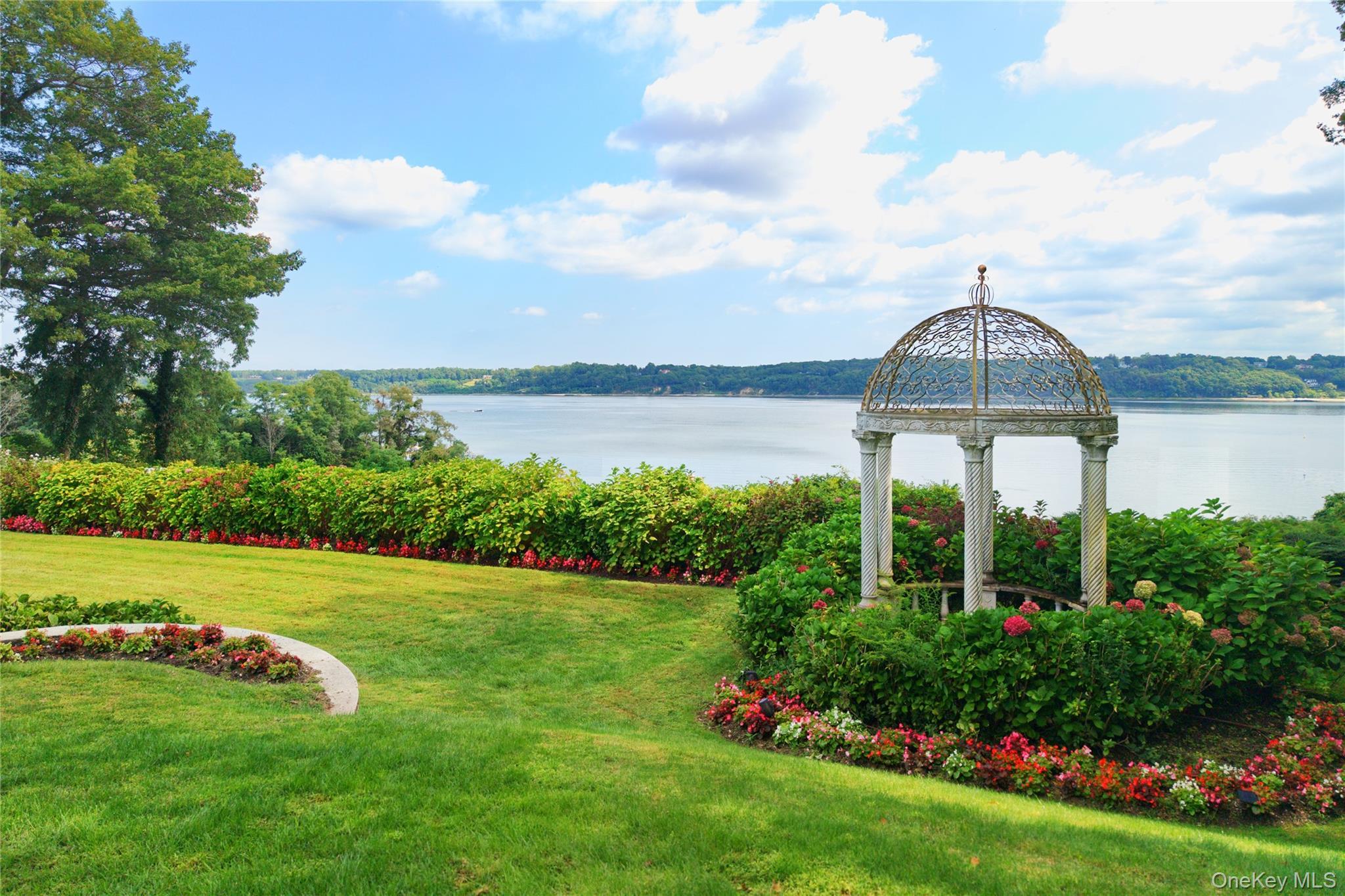 Single Family Tennis Court Nassau County, NY 11771, MLS-914210-34