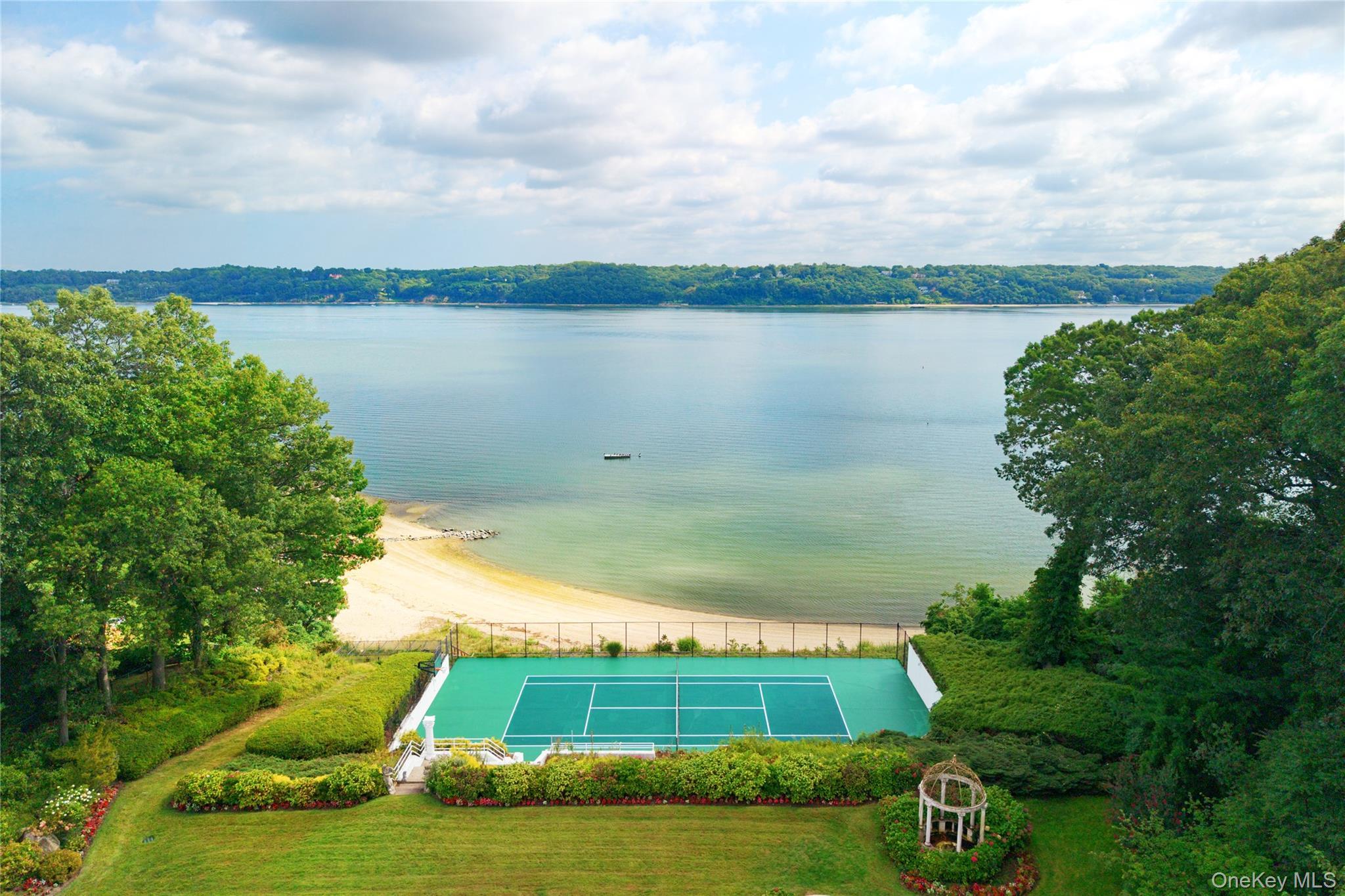 Single Family Tennis Court Nassau County, NY 11771, MLS-914210-37