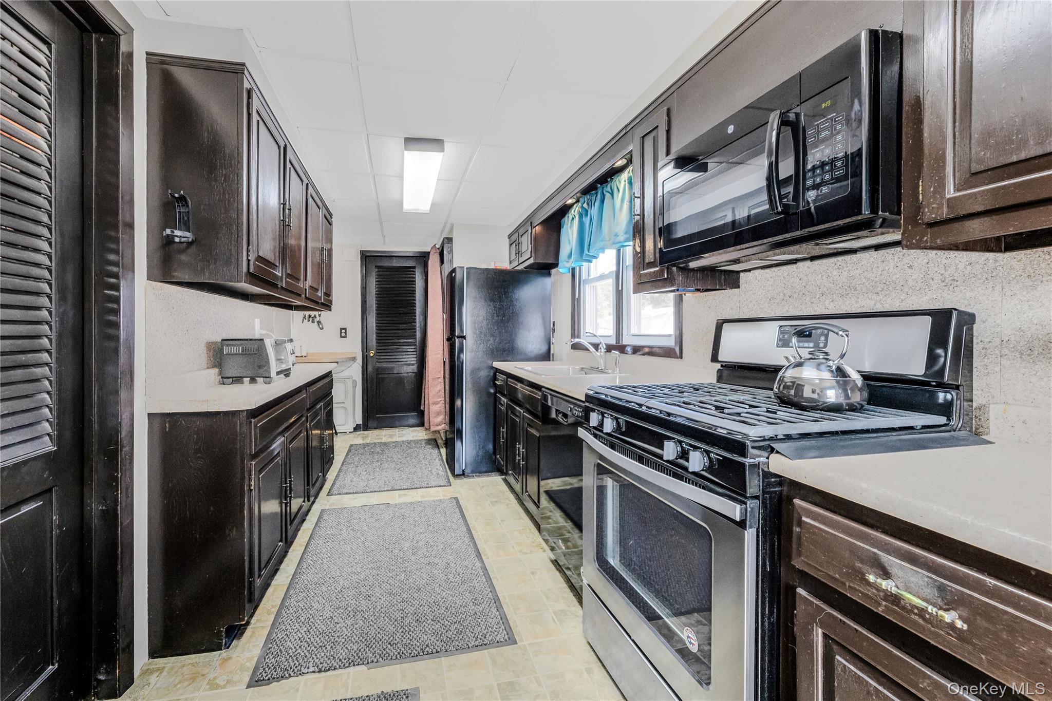 Single Family Tompkins  Westchester County, NY 10710, MLS-914212-14