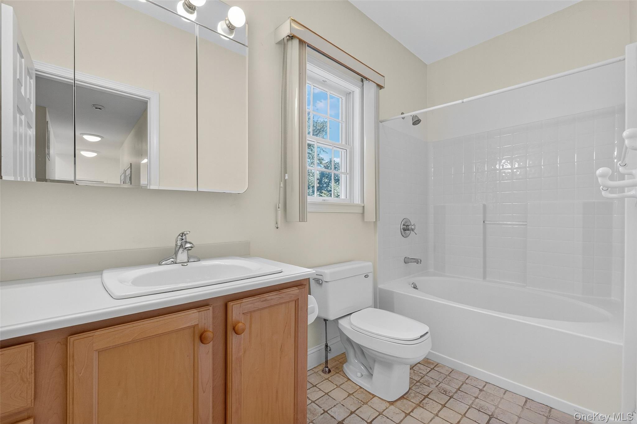 Single Family Santa Anna Dutchess County, NY 12603, MLS-914219-15