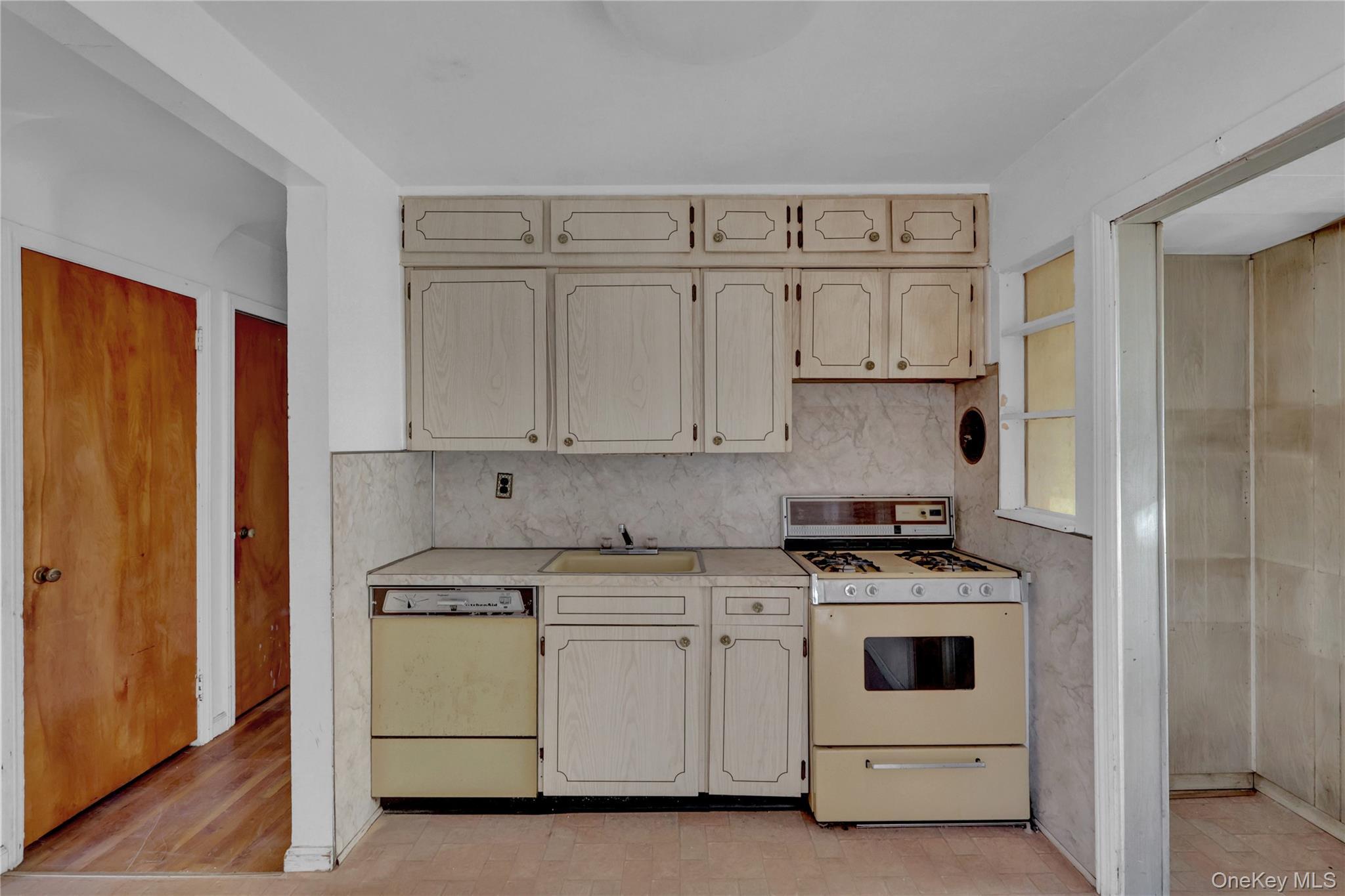 Single Family Arlington  Nassau County, NY 11580, MLS-914250-10