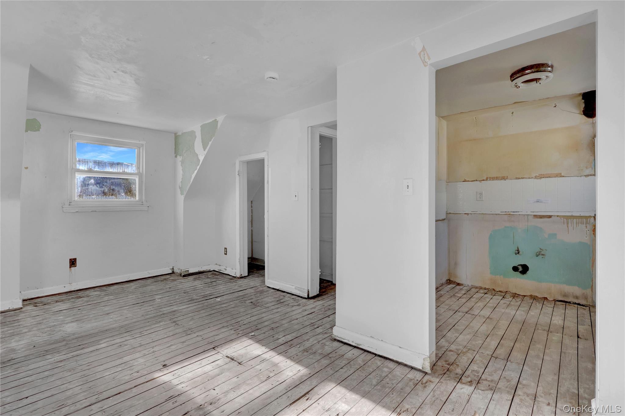 Single Family Arlington  Nassau County, NY 11580, MLS-914250-20