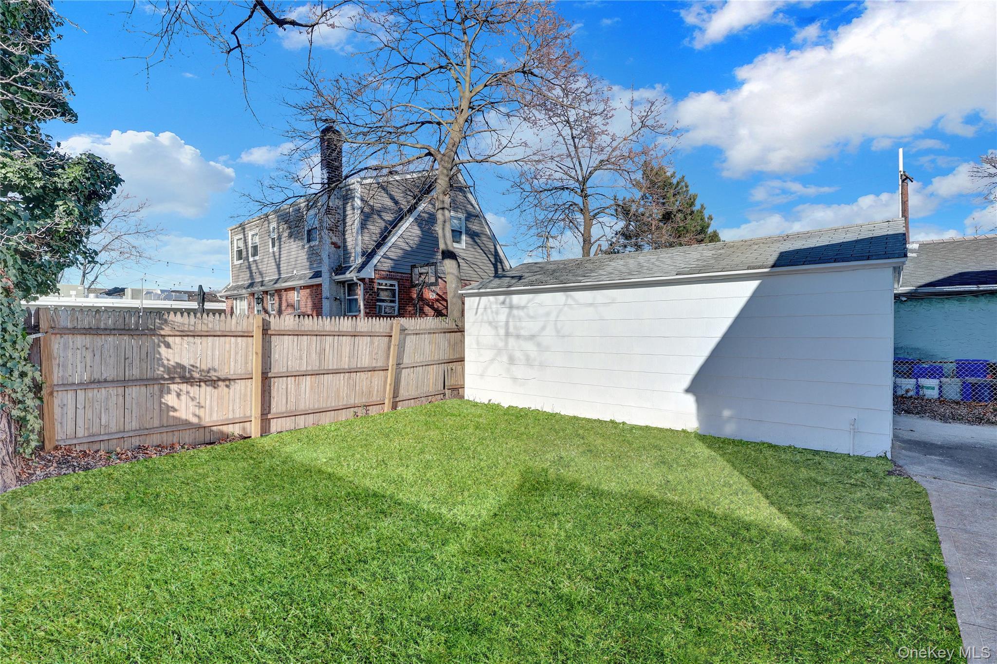 Single Family Arlington  Nassau County, NY 11580, MLS-914250-25