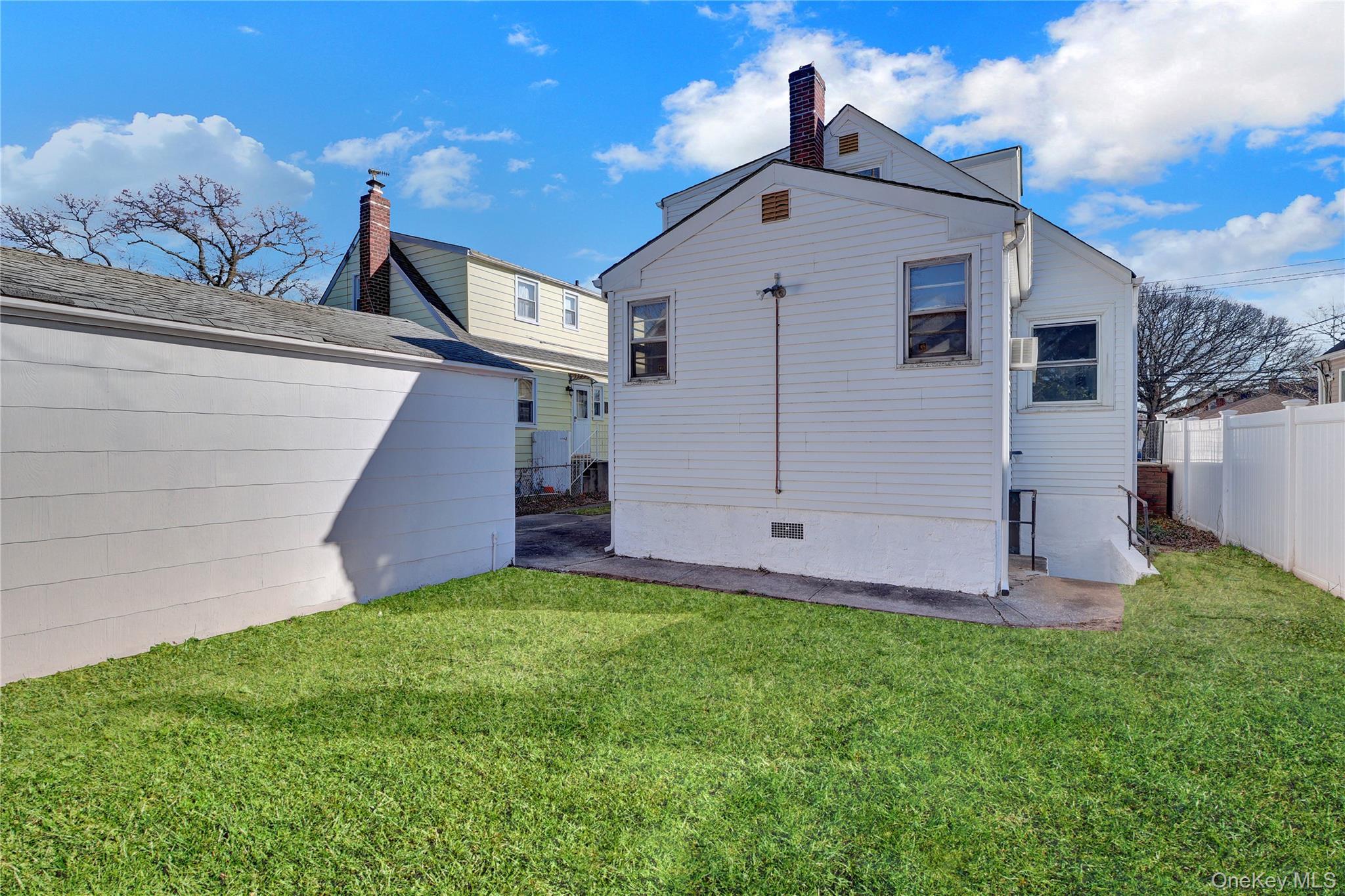 Single Family Arlington  Nassau County, NY 11580, MLS-914250-26