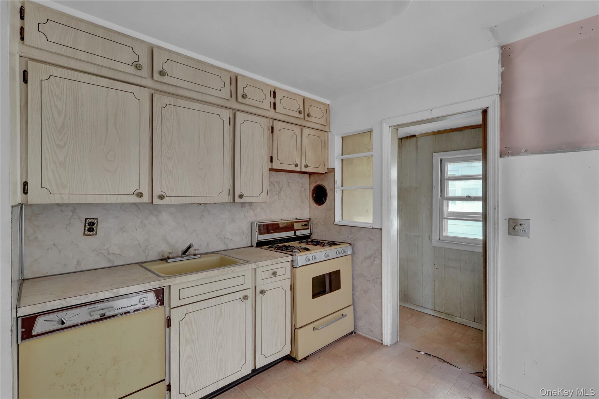 Single Family Arlington  Nassau County, NY 11580, MLS-914250-9