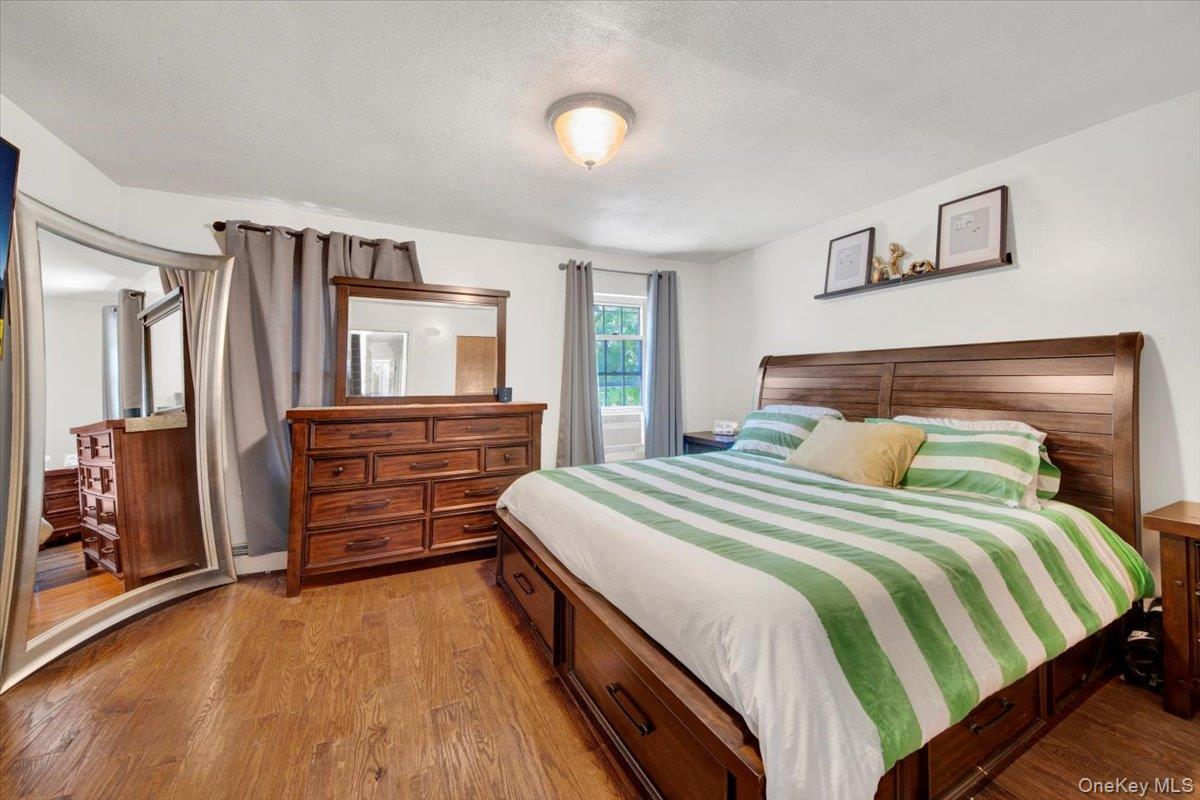 Single Family Gunther Bronx, NY 10466, MLS-914360-15