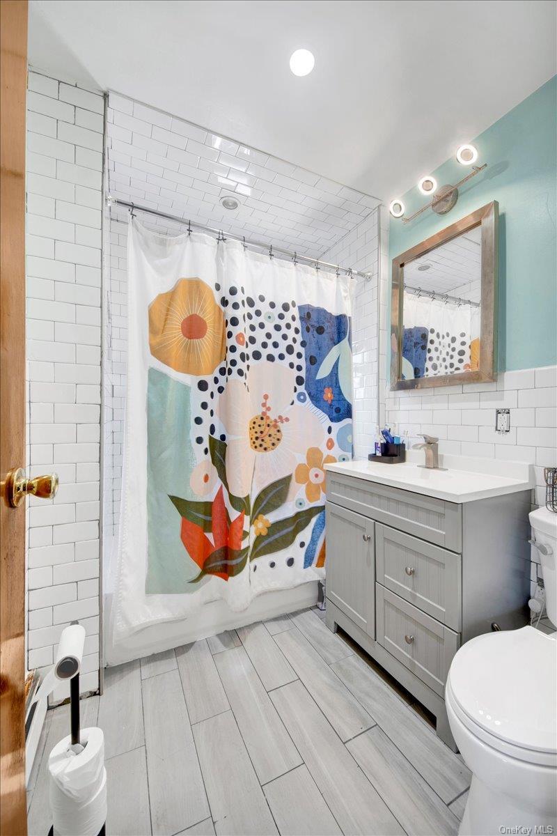 Single Family Gunther Bronx, NY 10466, MLS-914360-19