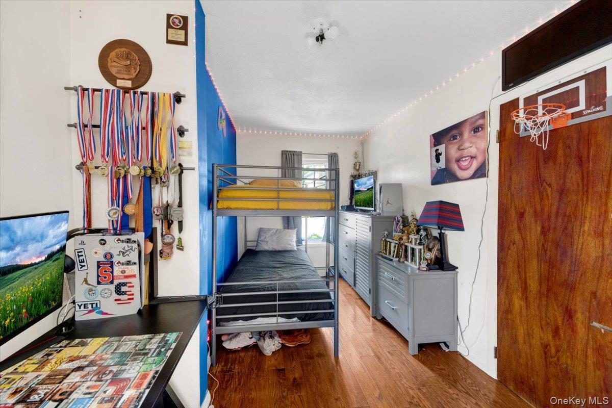 Single Family Gunther Bronx, NY 10466, MLS-914360-21