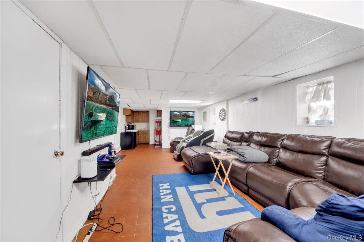 Single Family Gunther Bronx, NY 10466, MLS-914360-22