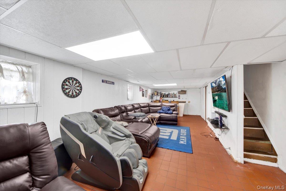 Single Family Gunther Bronx, NY 10466, MLS-914360-24