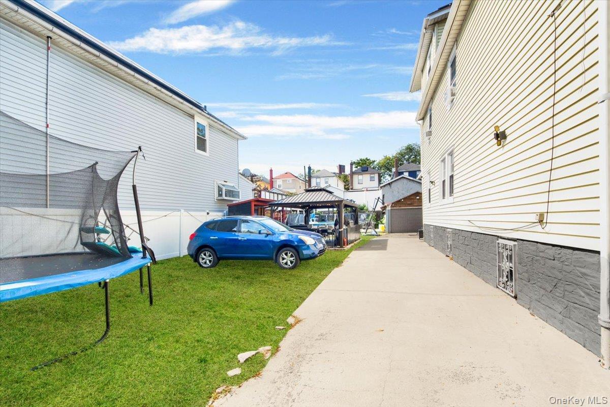 Single Family Gunther Bronx, NY 10466, MLS-914360-33