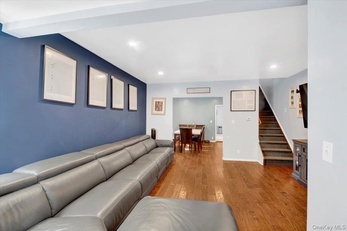 Single Family Gunther Bronx, NY 10466, MLS-914360-4