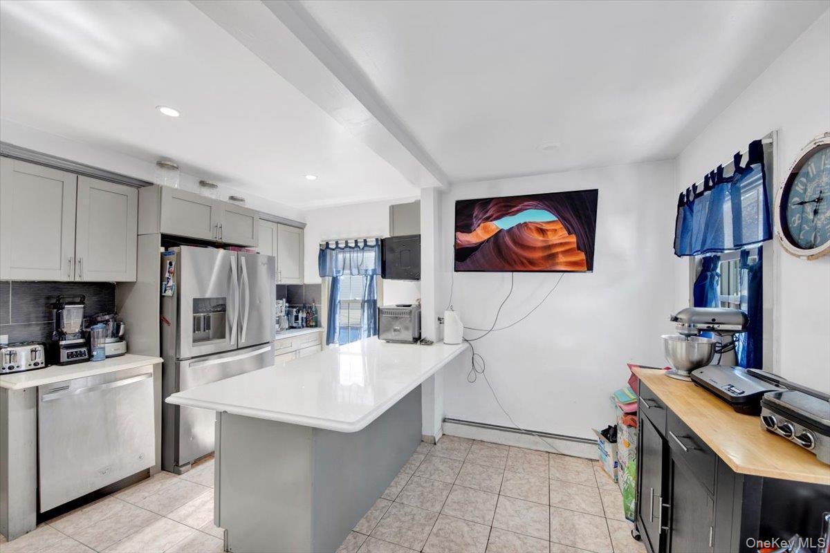 Single Family Gunther Bronx, NY 10466, MLS-914360-7