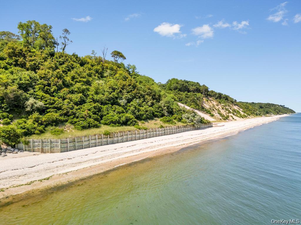 Single Family Soundview  Suffolk County, NY 11778, MLS-914365-10