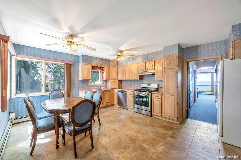 Single Family Soundview  Suffolk County, NY 11778, MLS-914365-20