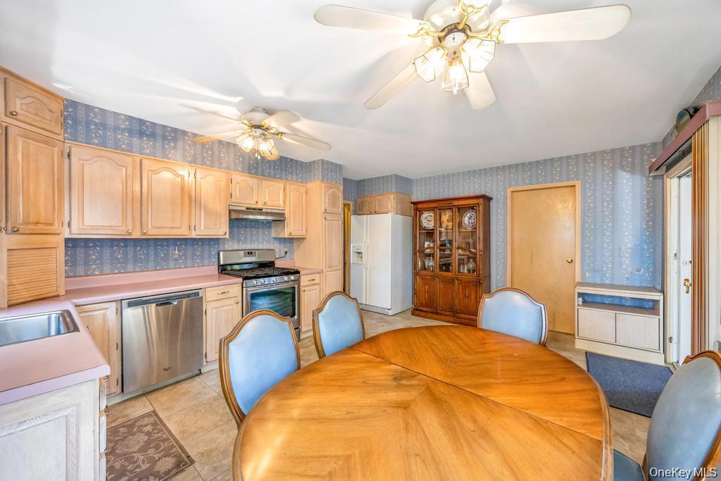 Single Family Soundview  Suffolk County, NY 11778, MLS-914365-21