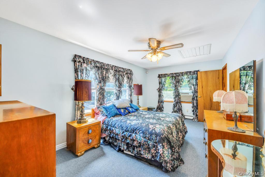 Single Family Soundview  Suffolk County, NY 11778, MLS-914365-30