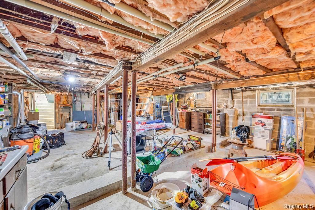 Single Family Soundview  Suffolk County, NY 11778, MLS-914365-32