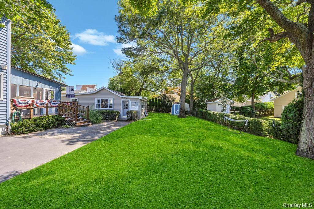 Single Family Soundview  Suffolk County, NY 11778, MLS-914365-33