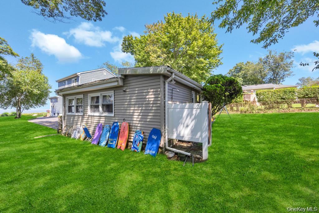 Single Family Soundview  Suffolk County, NY 11778, MLS-914365-34