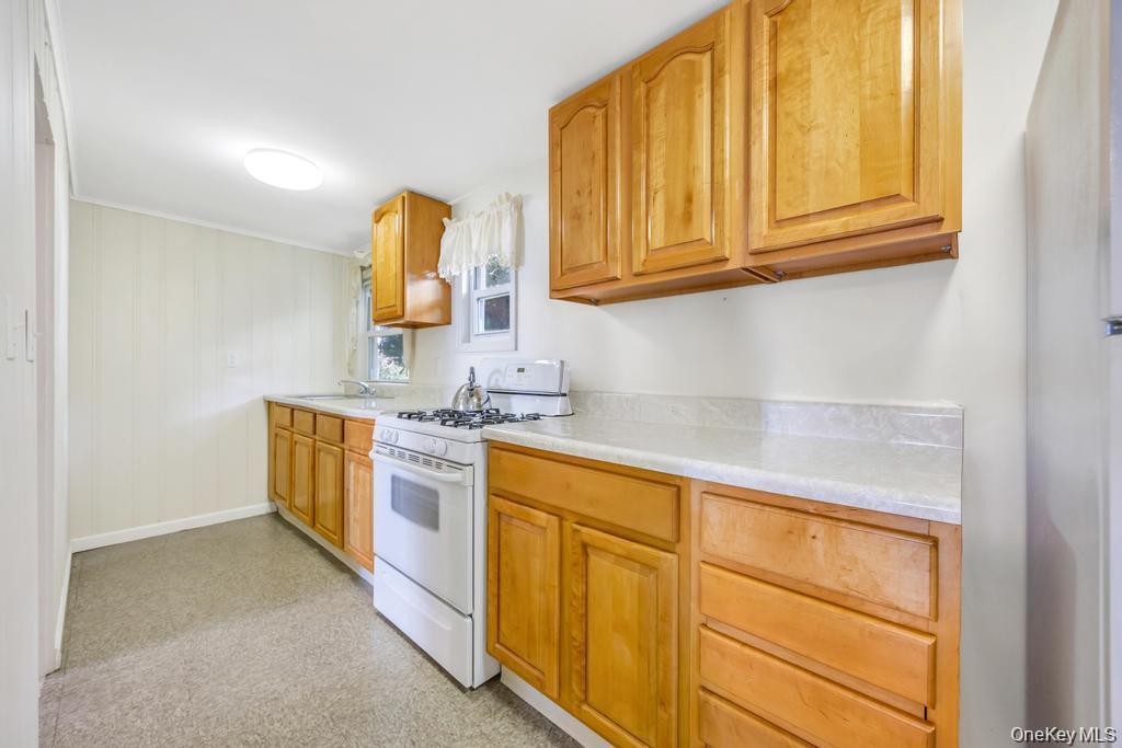 Single Family Soundview  Suffolk County, NY 11778, MLS-914365-37