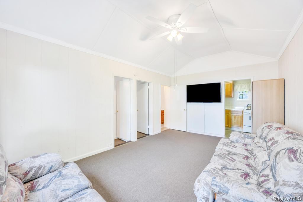 Single Family Soundview  Suffolk County, NY 11778, MLS-914365-39