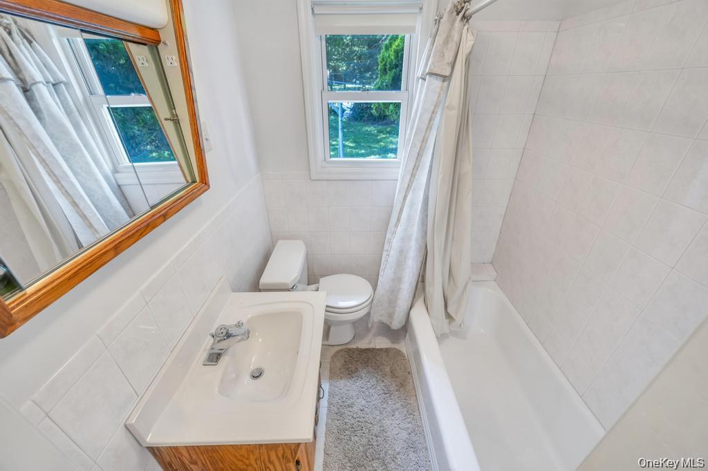 Single Family Soundview  Suffolk County, NY 11778, MLS-914365-45