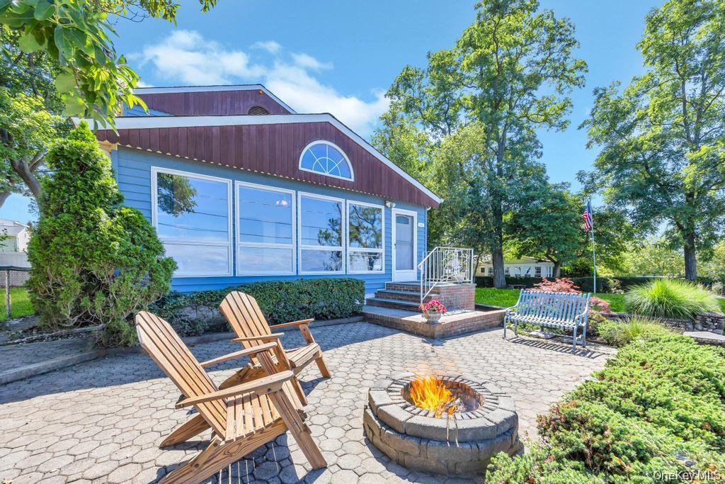 Single Family Soundview  Suffolk County, NY 11778, MLS-914365-5