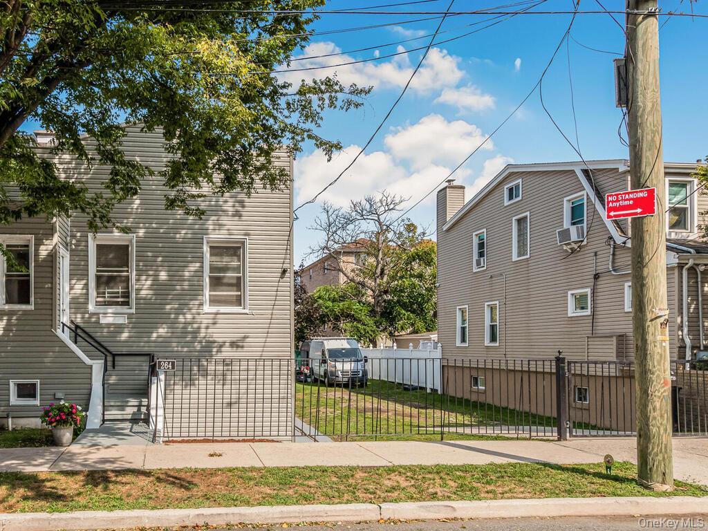 Single Family Emerson  Bronx, NY 10465, MLS-914384-2