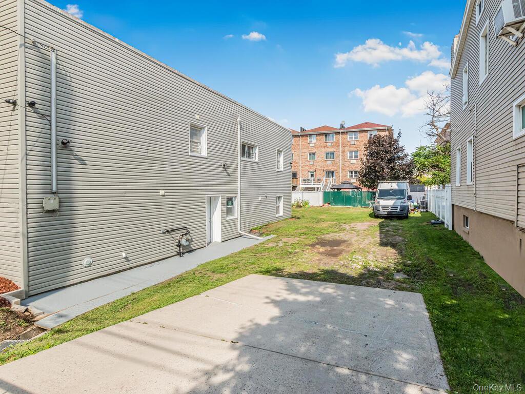 Single Family Emerson  Bronx, NY 10465, MLS-914384-3