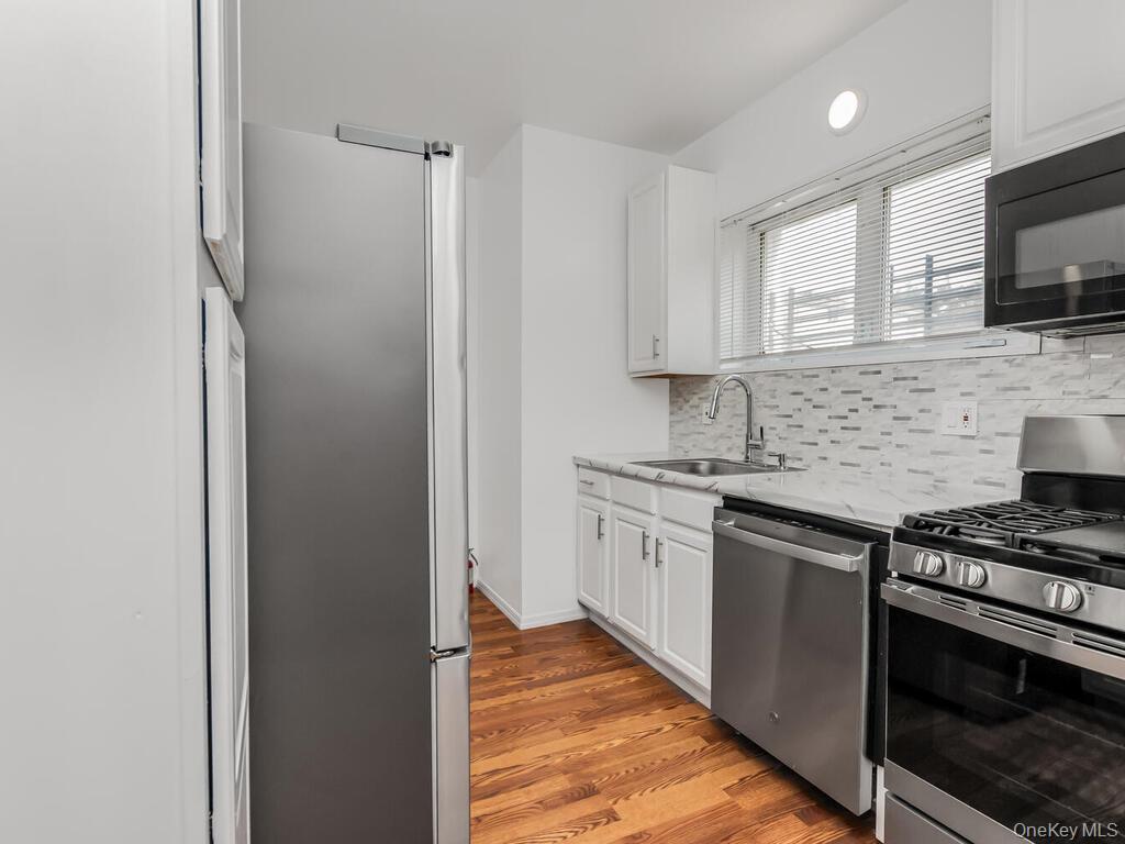 Single Family Emerson  Bronx, NY 10465, MLS-914384-4