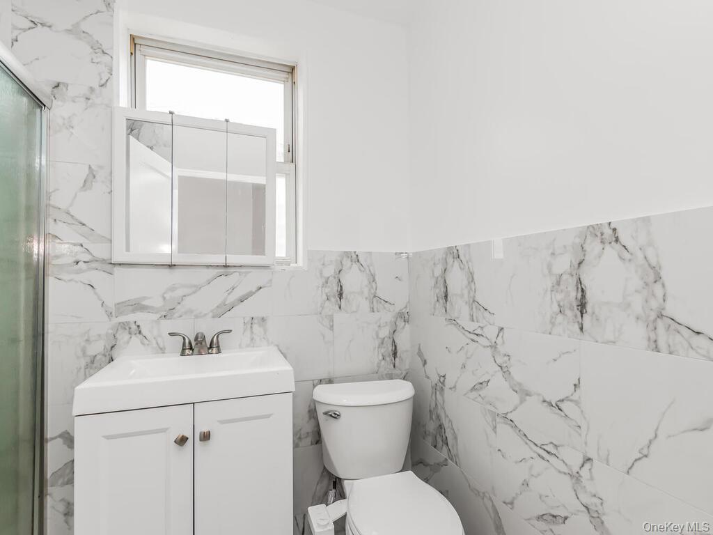 Single Family Emerson  Bronx, NY 10465, MLS-914384-6